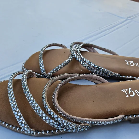 Rouge helium sandle - Picture 3 of 6